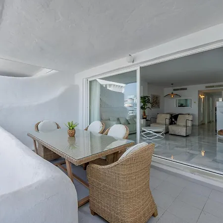 아파트 In Puerto Marina With Sea Views, First Line, *