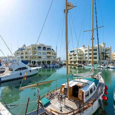 In Puerto Marina With Sea Views, First Line, 아파트